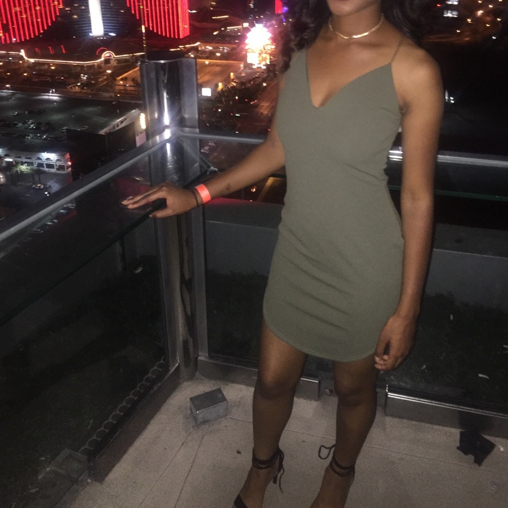 Olive green dress - Picture 1 of 1